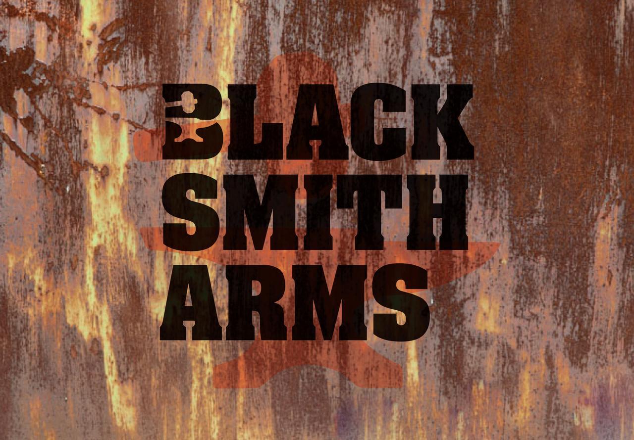 The Blacksmith Arms Panzió Alton  Kültér fotó